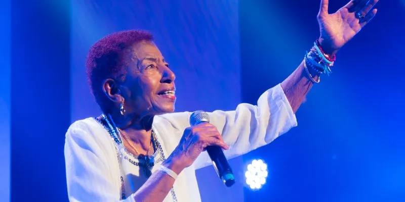 Leci Brandão